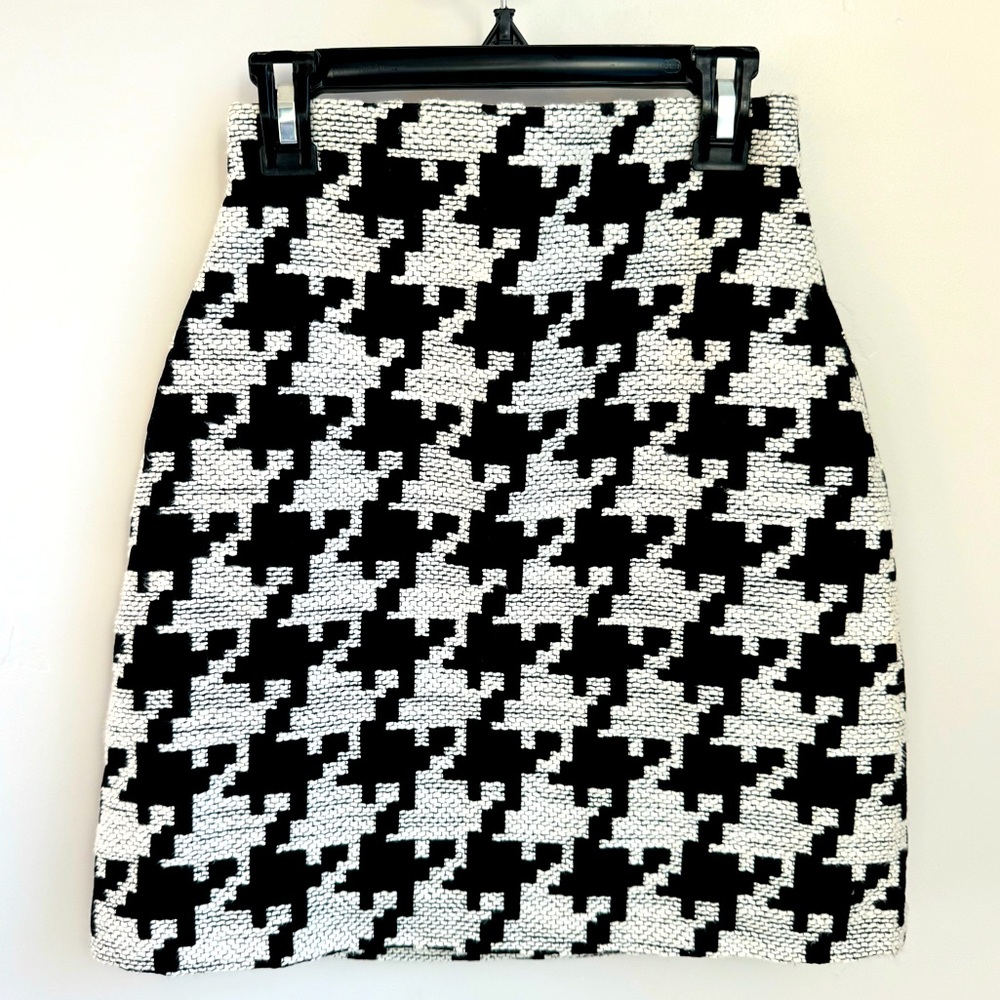 H&M Houndstooth High Waisted skirt